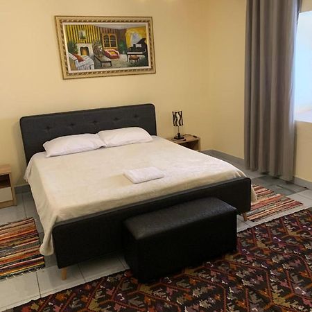Tradicional Bazaar Home Korce Eksteriør billede