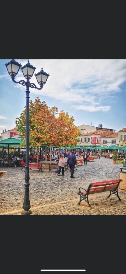 Tradicional Bazaar Home Korce Eksteriør billede