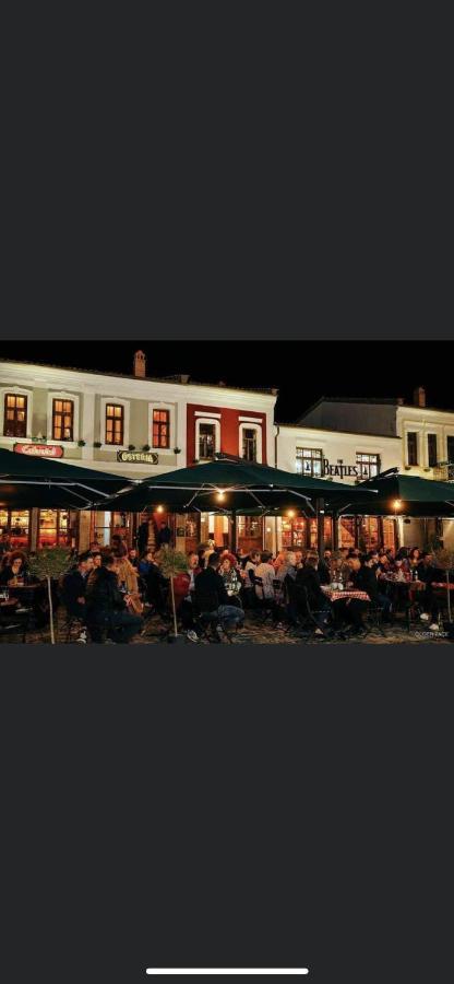 Tradicional Bazaar Home Korce Eksteriør billede