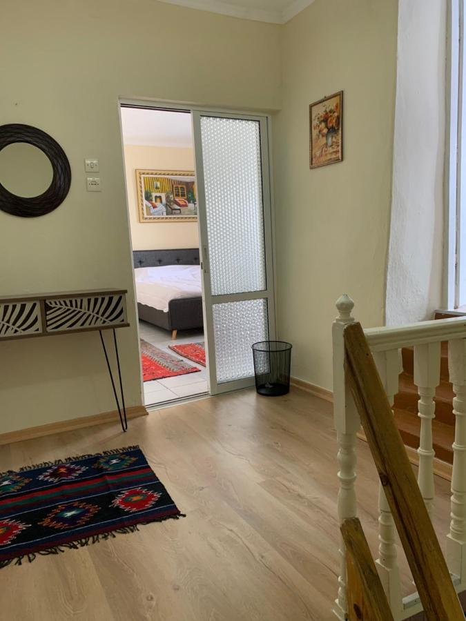 Tradicional Bazaar Home Korce Eksteriør billede