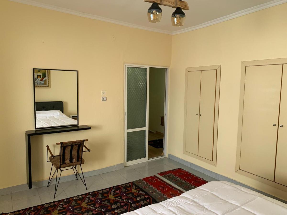 Tradicional Bazaar Home Korce Eksteriør billede