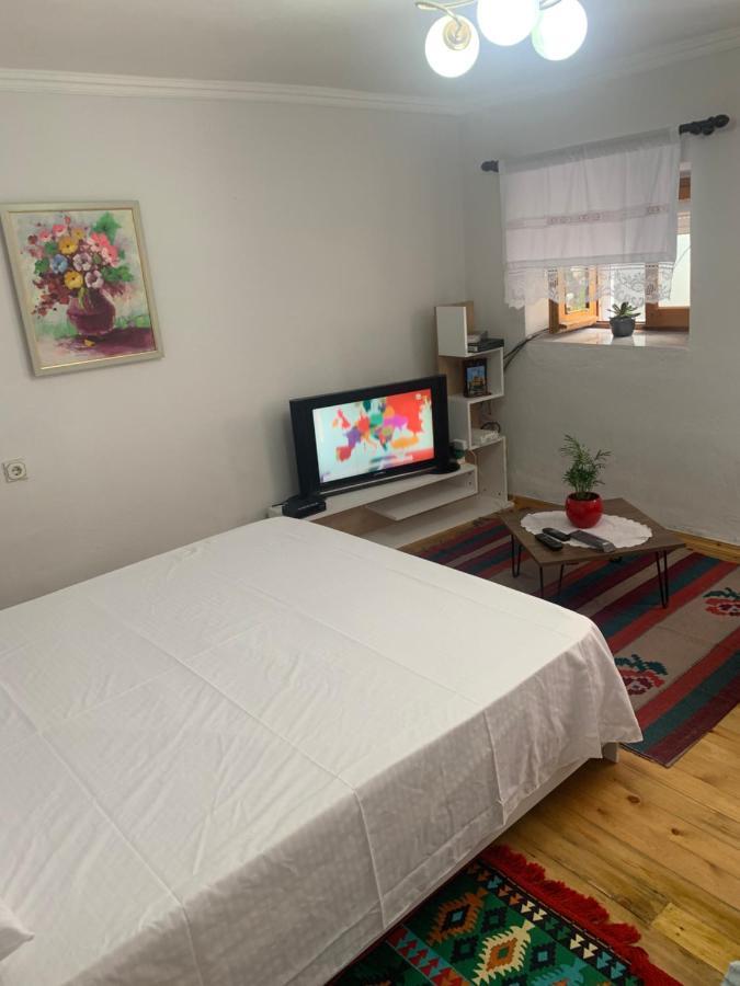 Tradicional Bazaar Home Korce Eksteriør billede