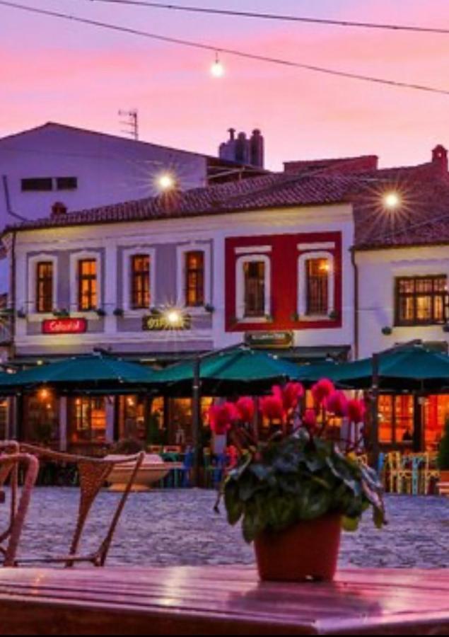 Tradicional Bazaar Home Korce Eksteriør billede