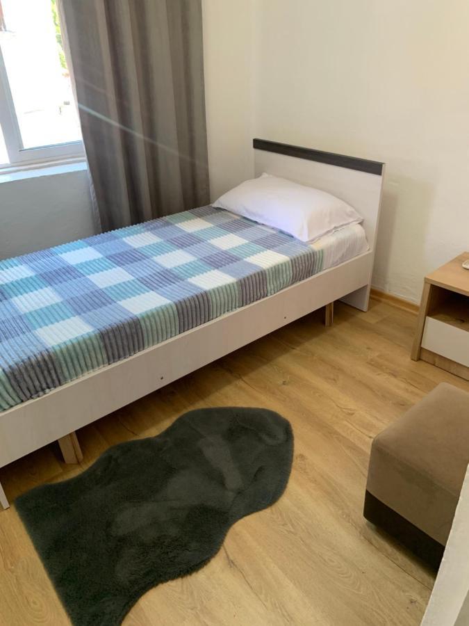 Tradicional Bazaar Home Korce Eksteriør billede